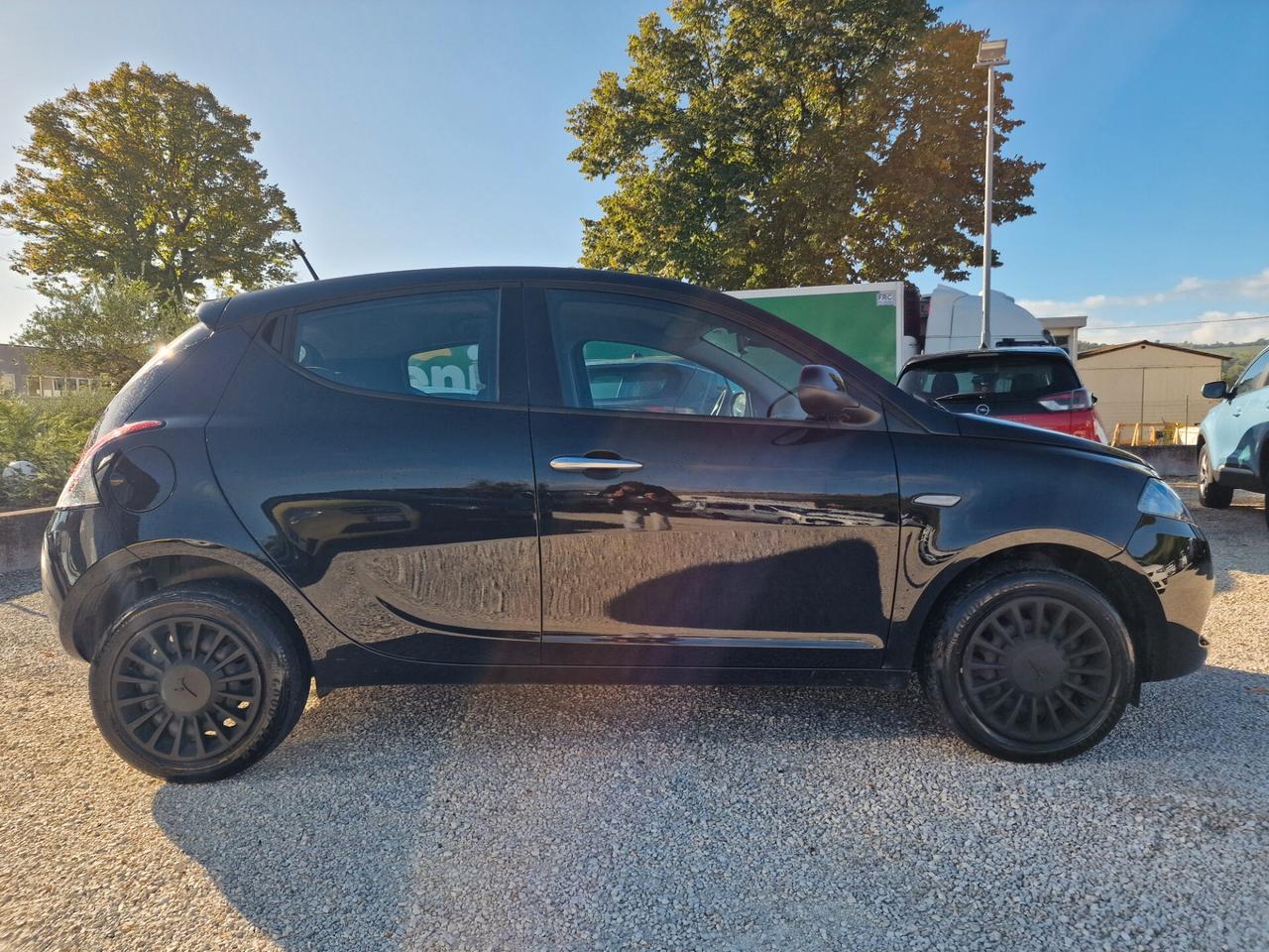 Lancia Ypsilon 1.2 69 CV 5 porte GPL Ecochic Silver
