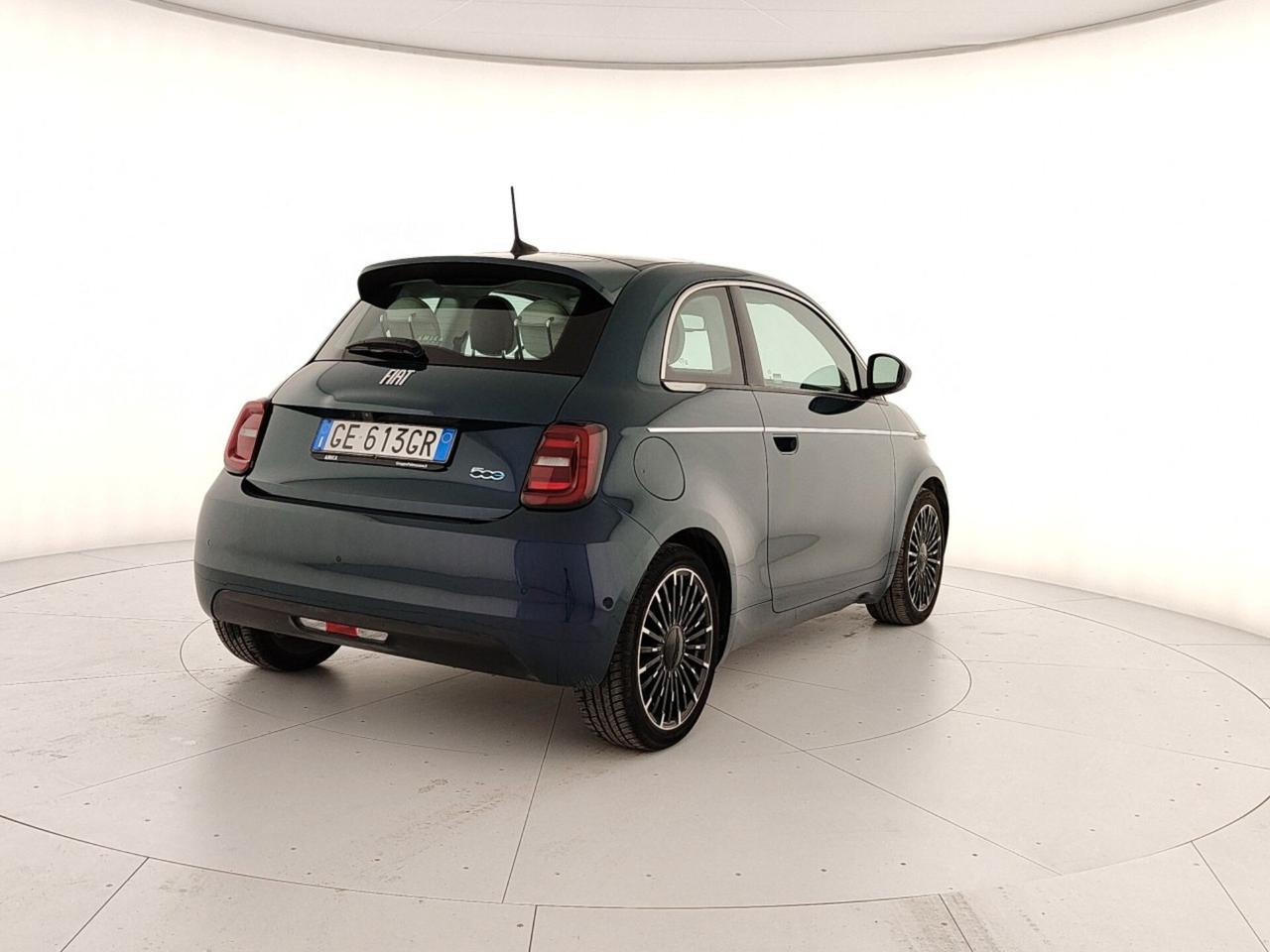 Fiat 500e Berlina 42 kWh La Prima