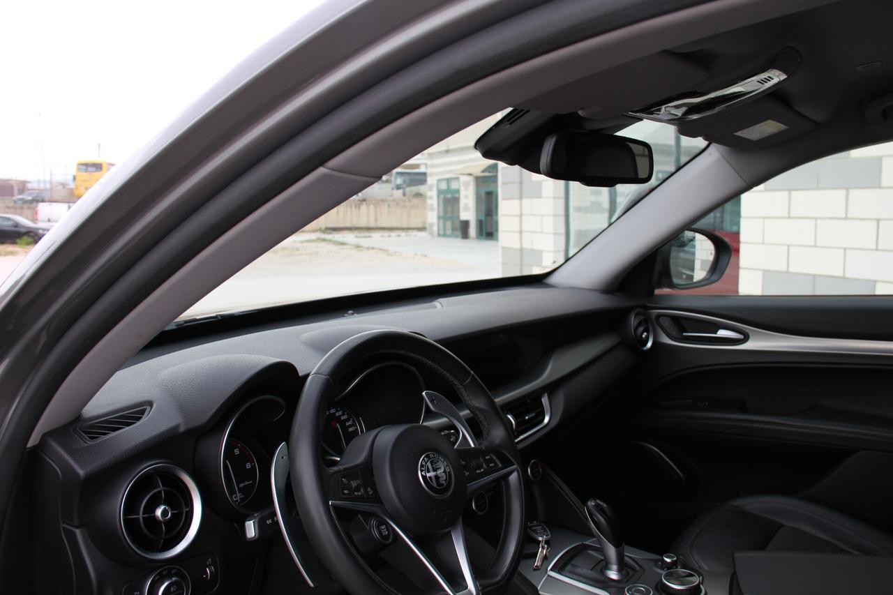Alfa Romeo Stelvio 2.2 Turbodiesel 210 CV AT8 Q4 Executive