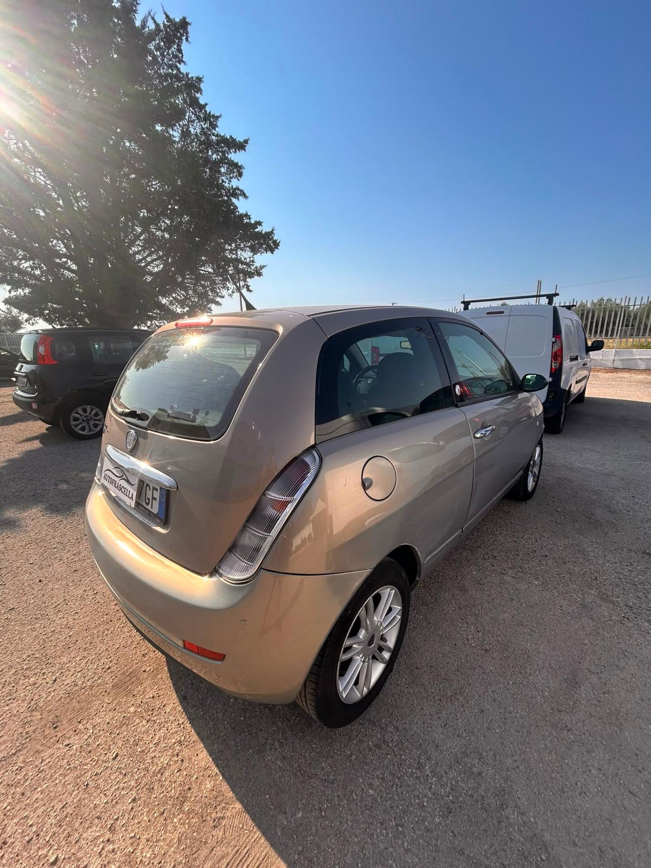 Lancia Ypsilon 1.4 Argento Ecochic GPL