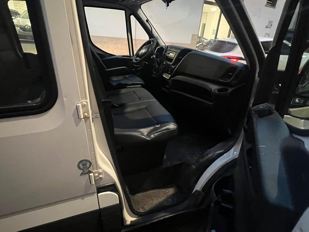 IVECO DAILY 2.3 TDCI 7 POSTI