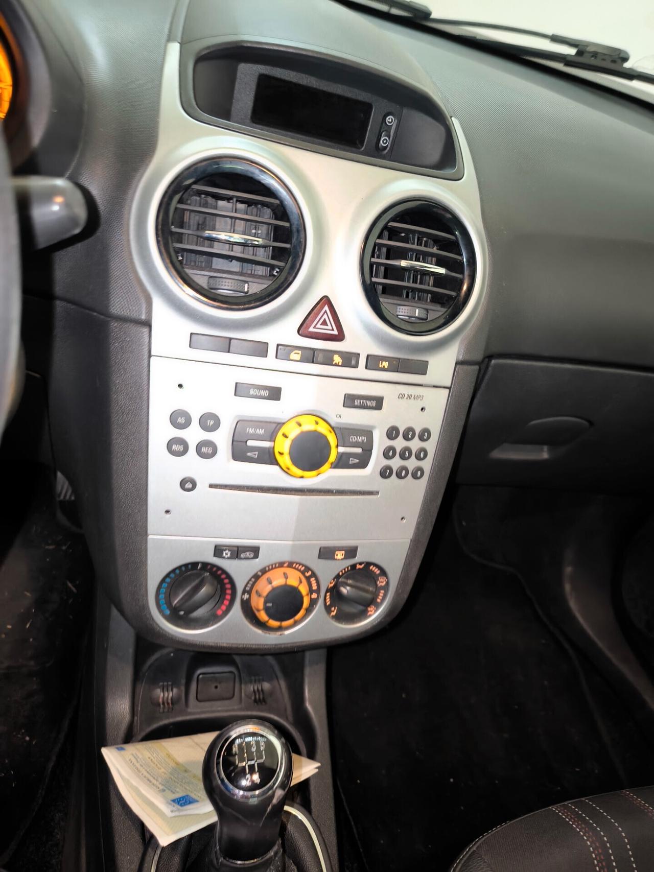 Opel Corsa 1.2 85CV 5 porte GPL-TECH One
