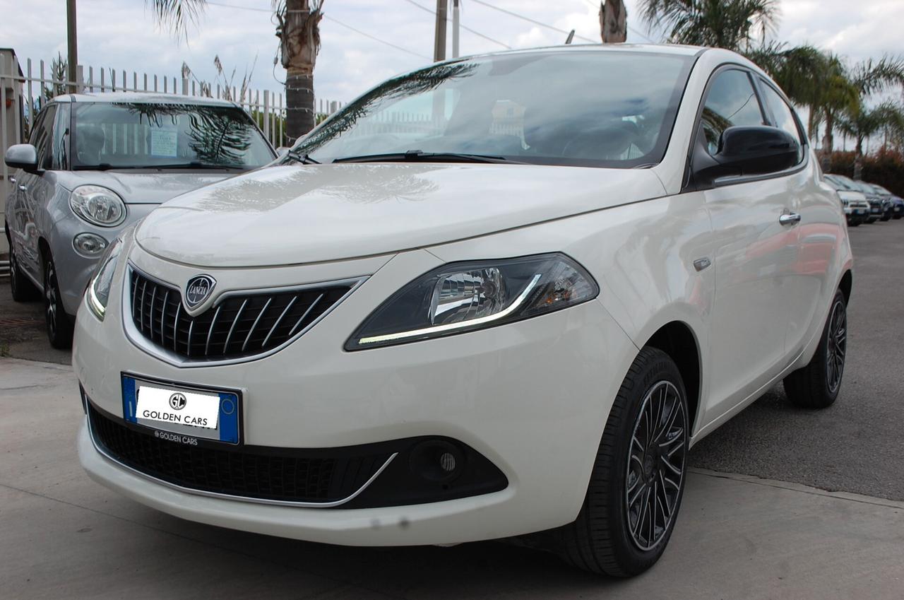 Lancia Ypsilon 1.0 firefly hybrid Gold Plus S&S Uff Italy USB