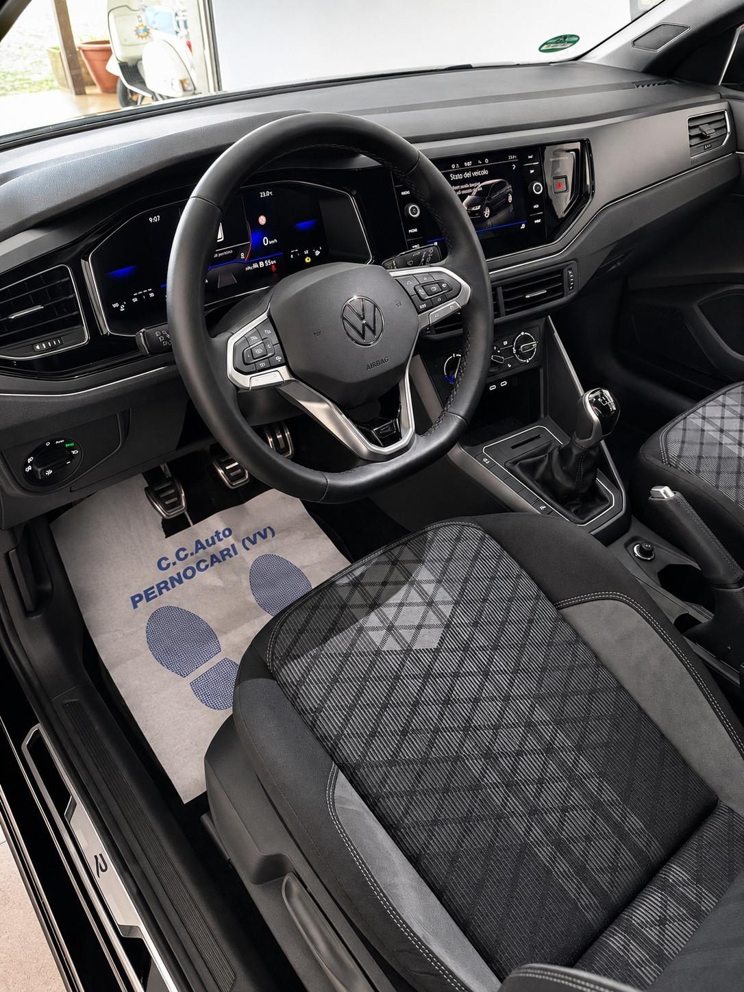 Volkswagen Polo 1.0 TSI DSG R-Line