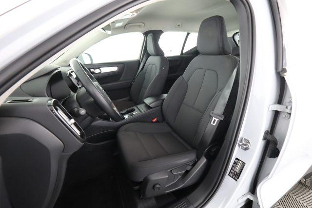 VOLVO XC40 XC40 B4 AWD Geartronic Momentum Pro
