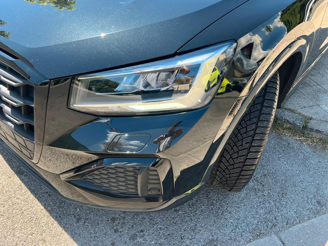 Audi Q2 30 TDI S tronic cockpit navigatore