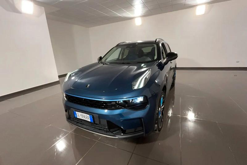 LYNK&CO 01 01 PHEV