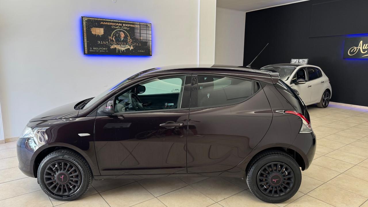 Lancia Ypsilon 0.9 TwinAir 85 CV 5 porte Metano Ecochic Elefantino