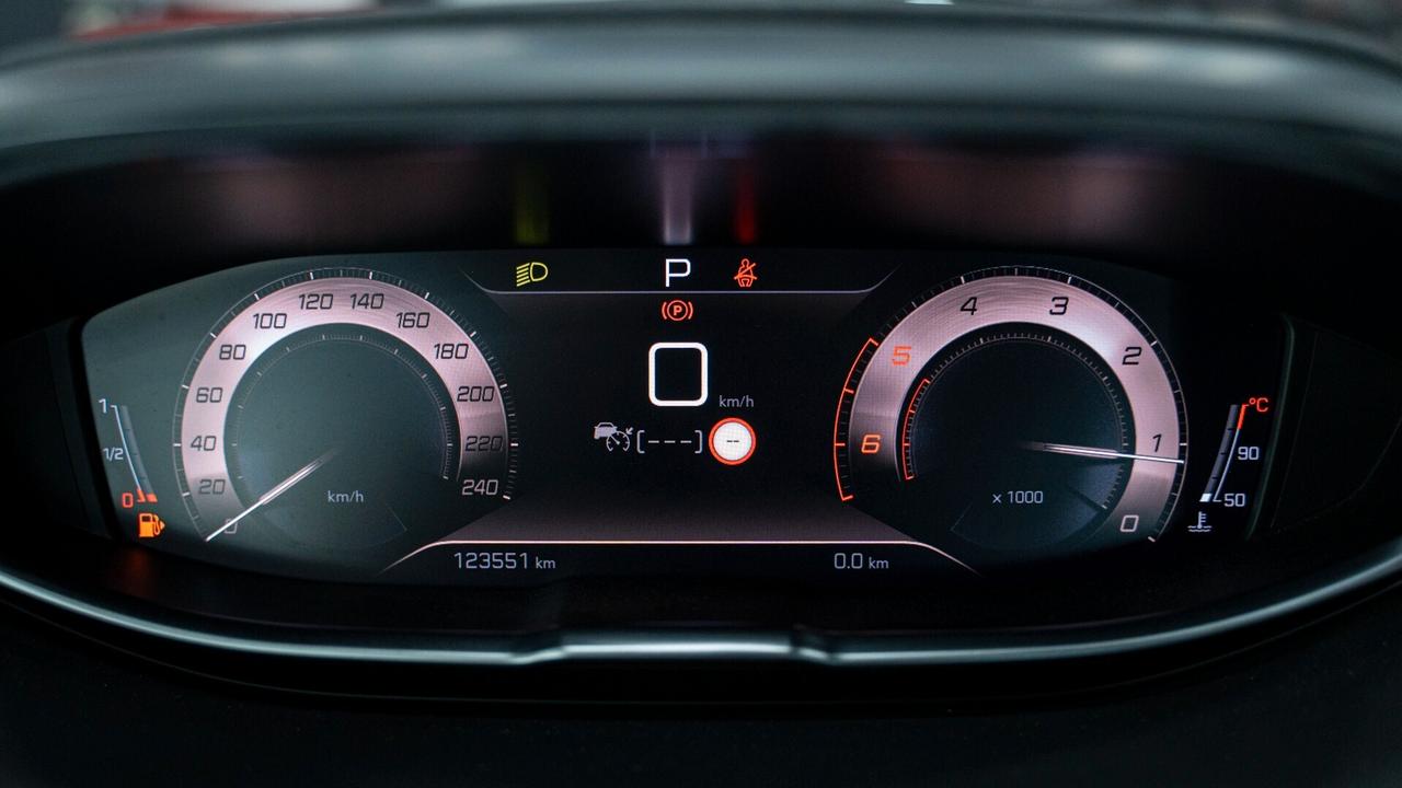 Peugeot 3008 1.5 BLUEHDI GT PACK SES 131 CV EAT8 AUTO VIRTUAL FULL OPTIONAL