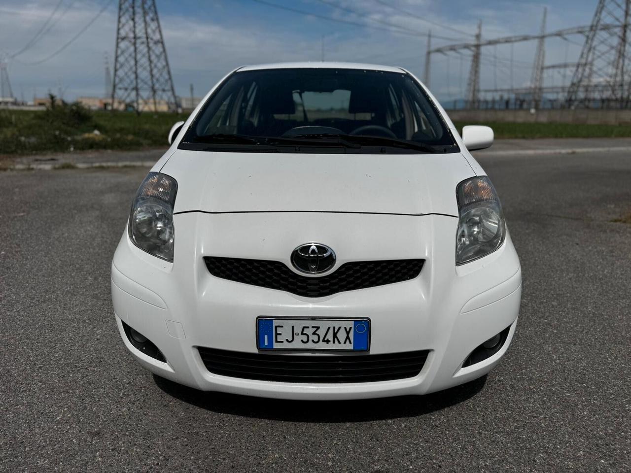 Toyota Yaris 1.0 5 porte Sol