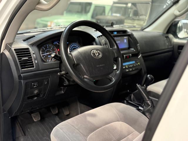 TOYOTA Land Cruiser TROPICALE GX V8 manual