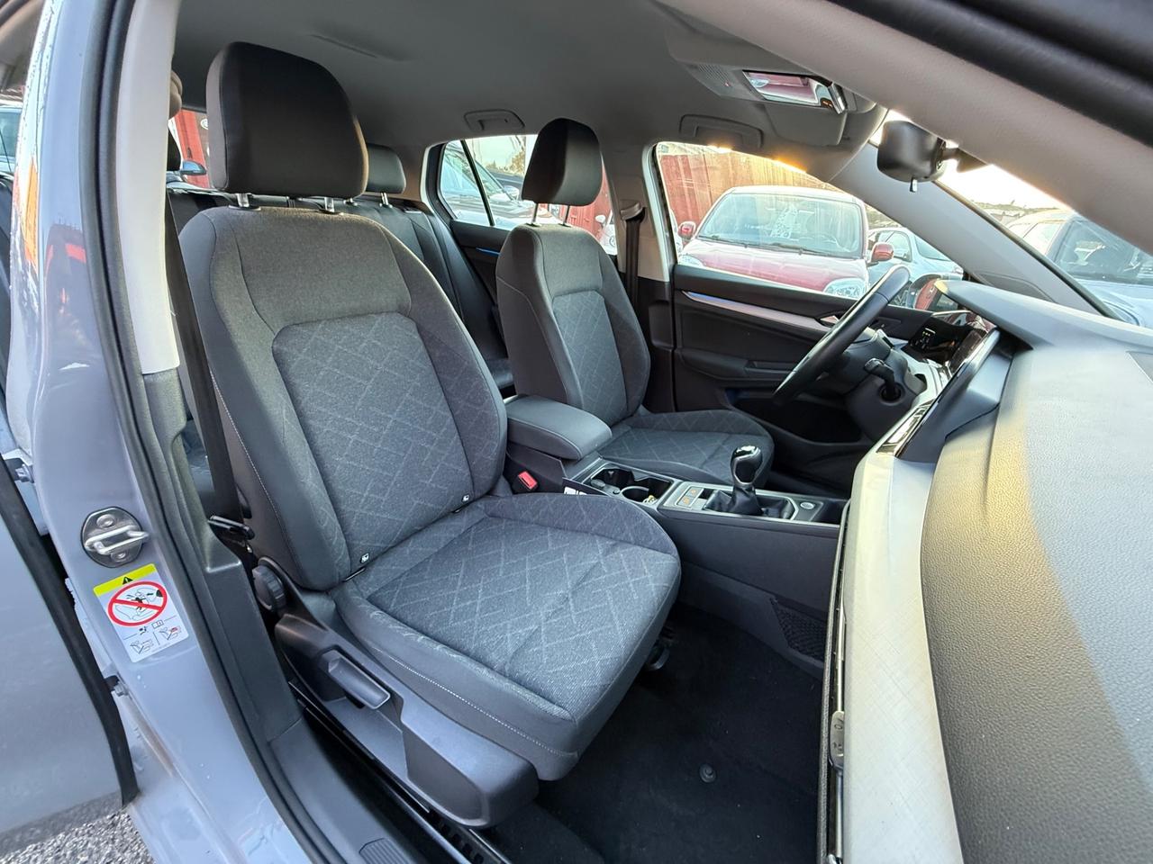 Golf 1.0 eTSI EVO- Life-unipro -garanzia-rate