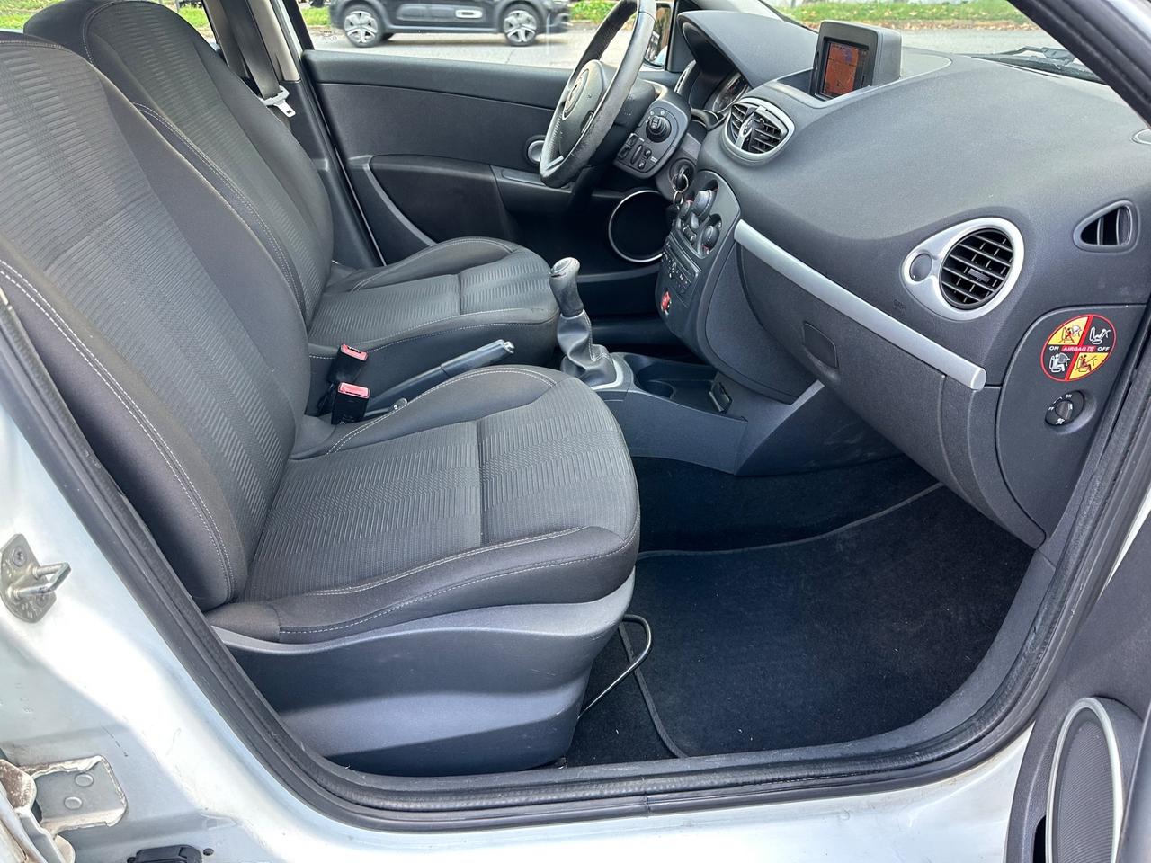 Renault Clio 1.2 16V 5 porte BENZINA NEOPATENTATI