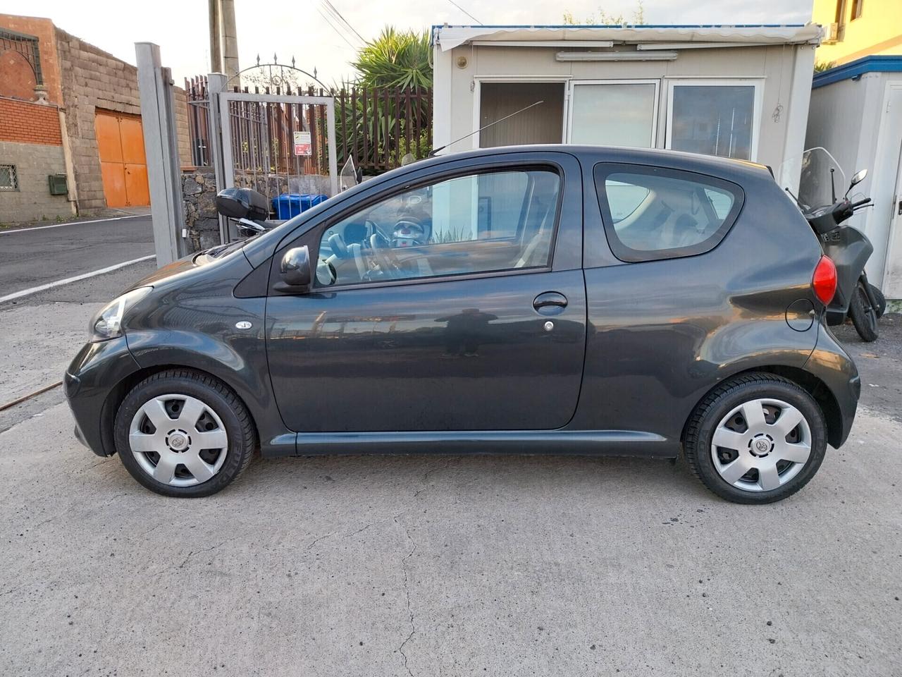 TOYOTA AYGO 1.0 BENZINA SOLO 120.000 KM 2006
