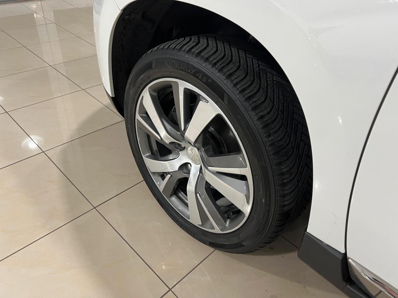 Peugeot 2008 BlueHDi 120 S&S Allure