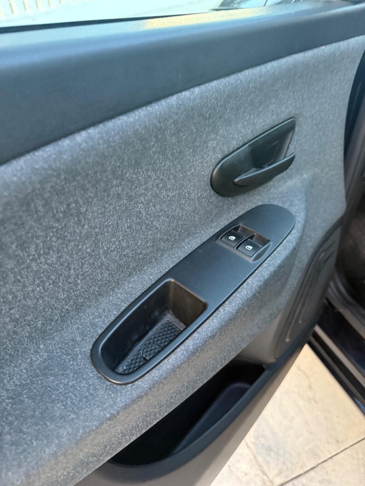 Lancia Ypsilon 1.0 FireFly 5 porte S&S Hybrid Ecochic Gold