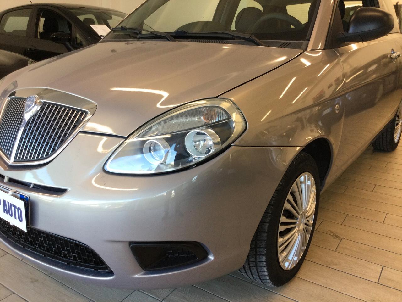 Lancia Ypsilon 1.2 69 CV Argento