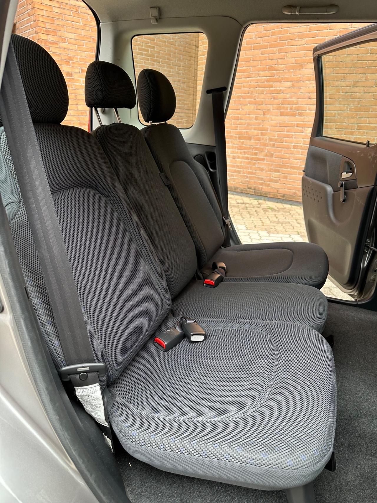 Toyota Yaris Verso 1.3i 16V cat Sol '03