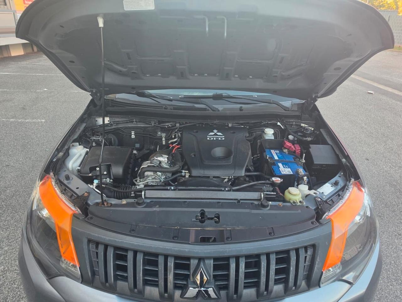 Mitsubishi L200 DC CLIMA CERCHI E GANCIO