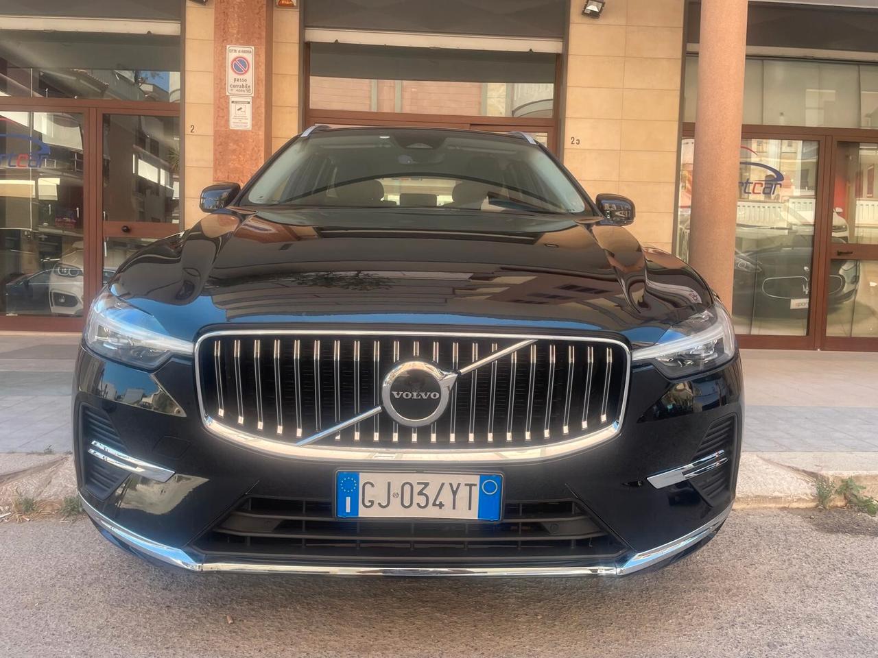 Volvo XC60 B4 (d) 197cv automatico INSCRIPTION PELLE NAVY LED 19