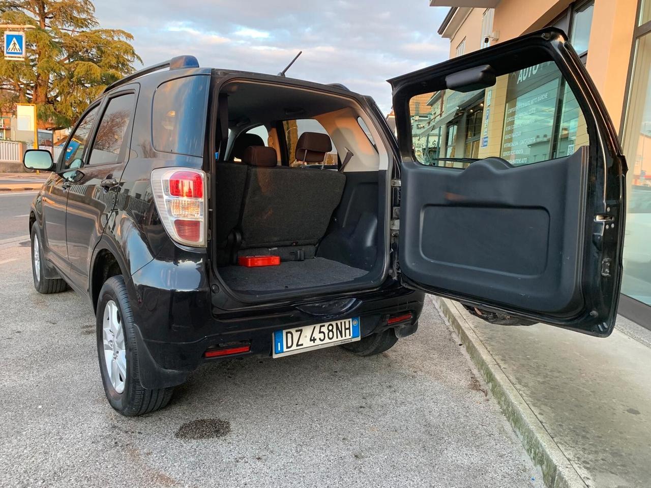 Daihatsu Terios 1.5 benz. 4WD Neopat.