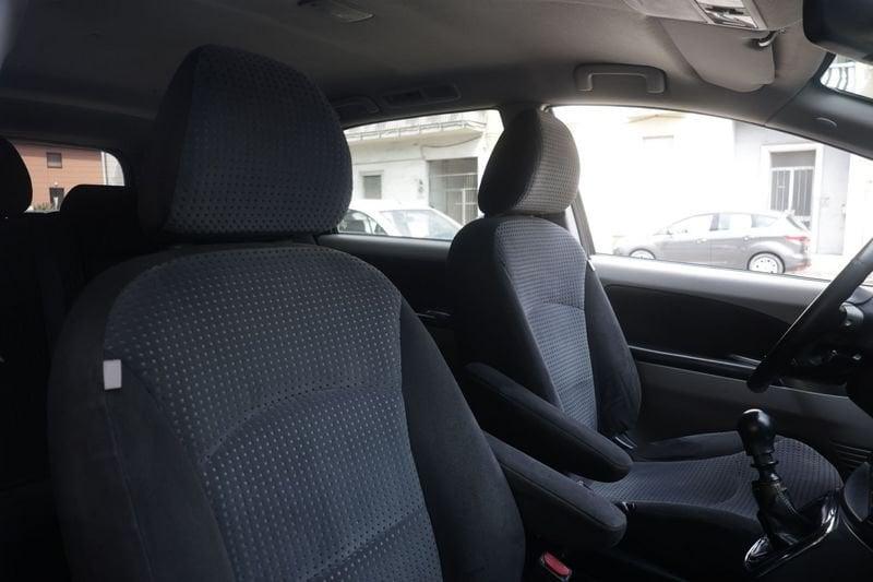 Mitsubishi Grandis MITSUBISHI GRANDIS 2.0 DI-D 7 POSTI INTENSE 100KW ANNO 2005