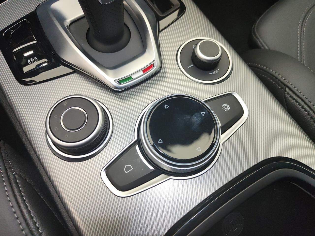 ALFA ROMEO Stelvio 2023 2.2 TD 210CV VELOCE AT8 Q4