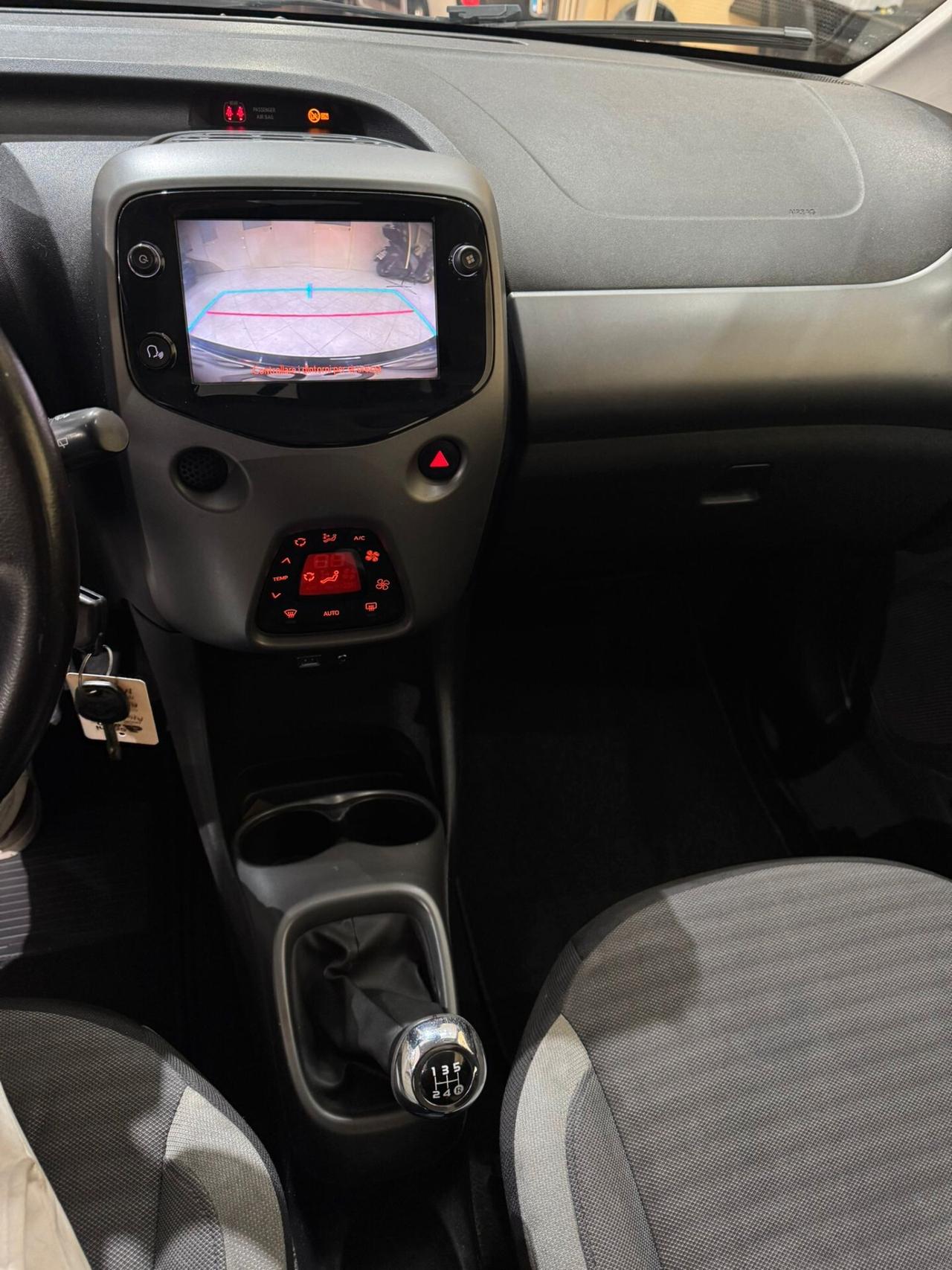 Toyota Aygo 1.0 VVT-i 72 CV 5 porte x-cite (motore con 80.000km con fattura)