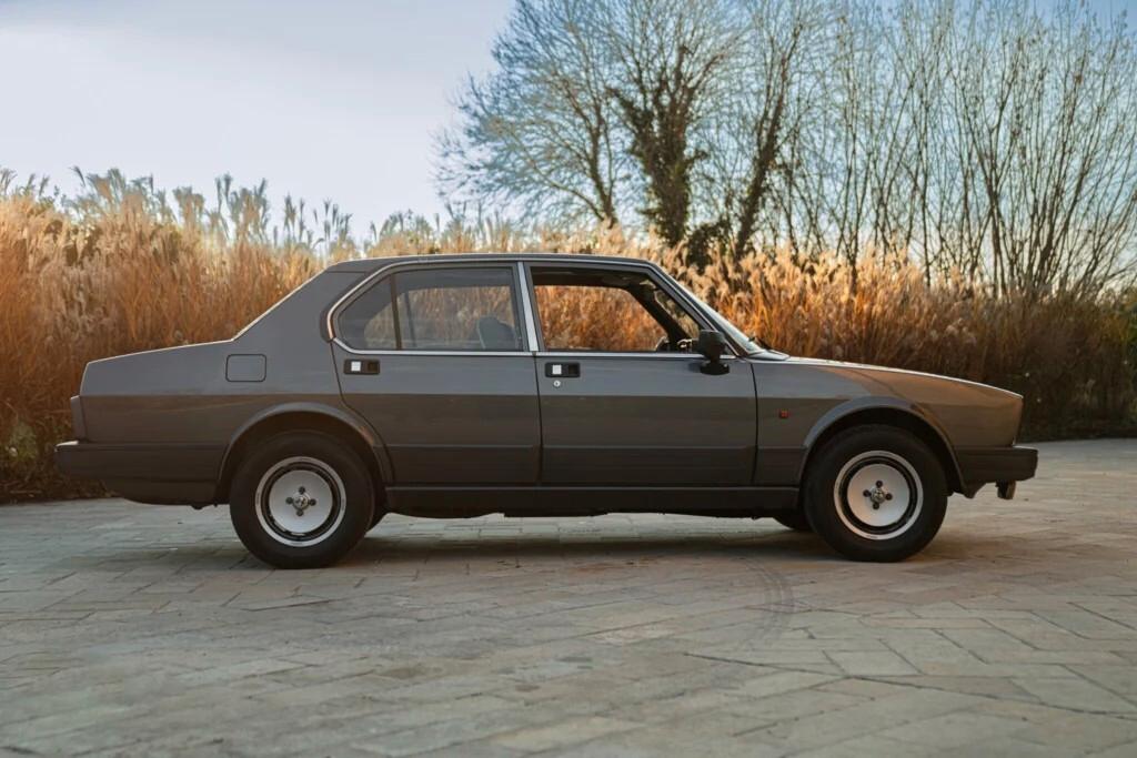 Alfa Romeo Alfetta 2.0i Quadrifoglio Oro