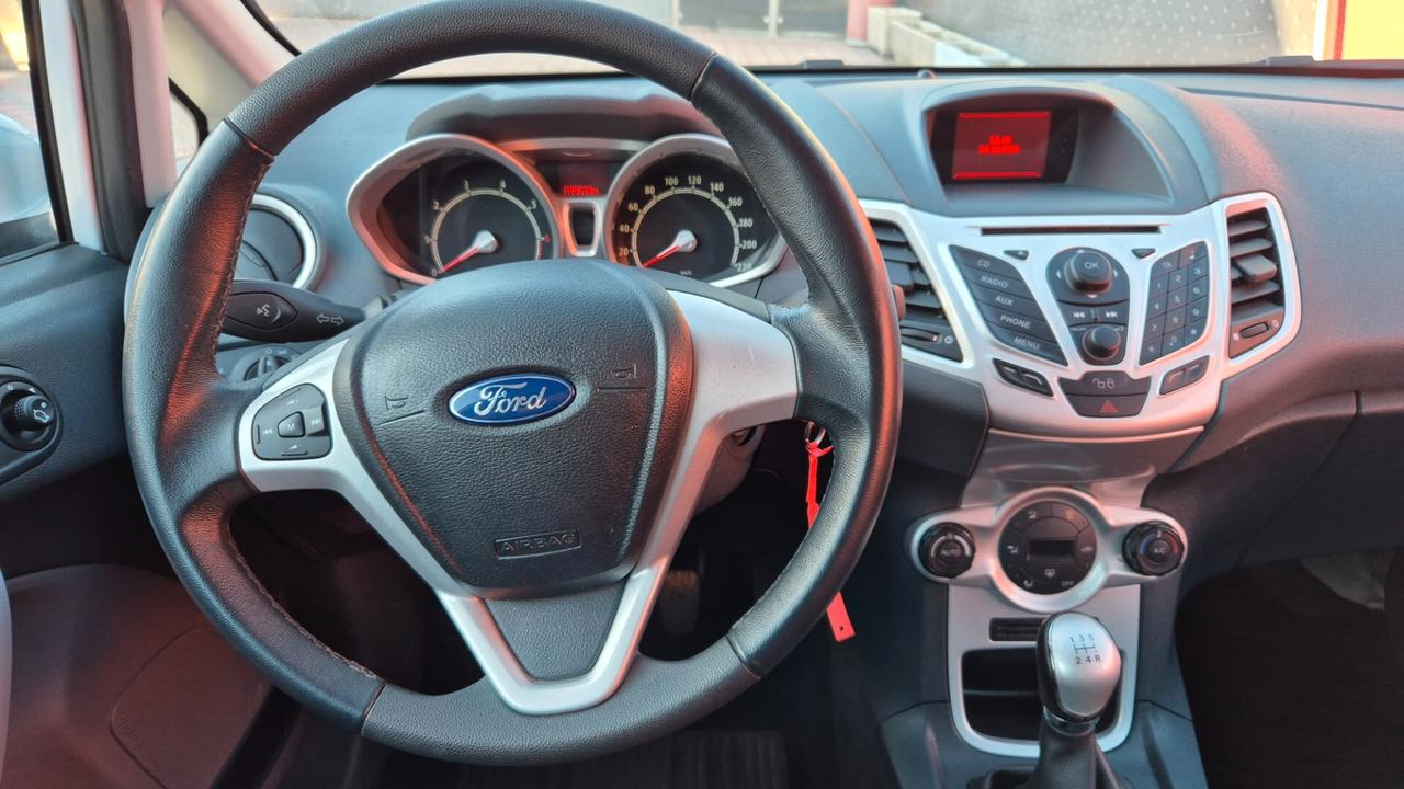Ford Fiesta 1.2 82CV Titanium soli 39.000 km !!!