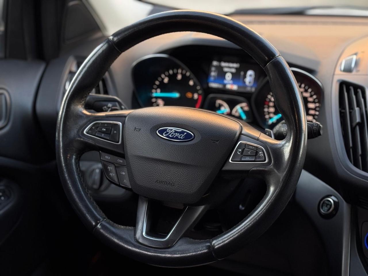Ford Kuga 2.0 TDCI 120 CV S&S 2WD Powershift Business
