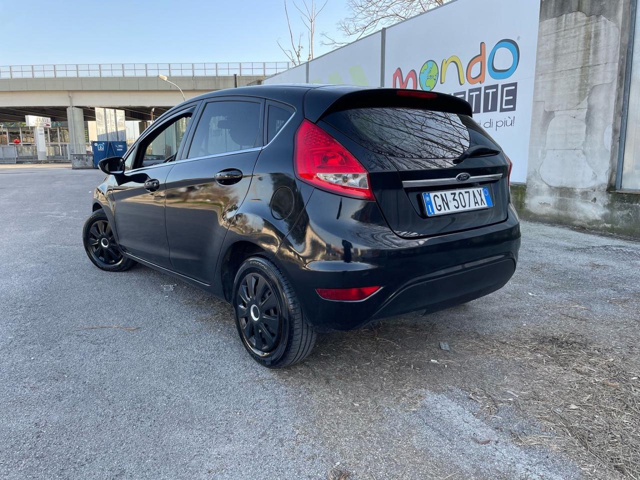 Ford Fiesta 1.4 Bz.- GPL Titanium 5porte Immacolata