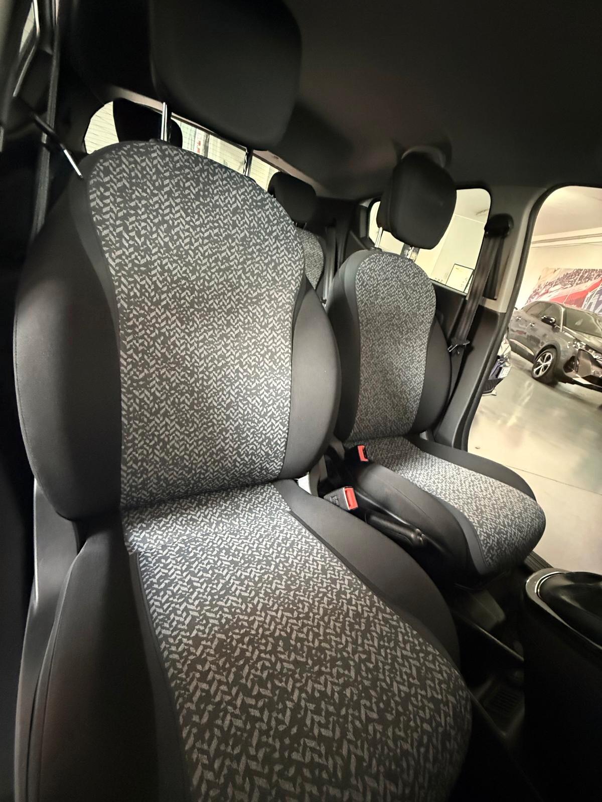 Lancia Ypsilon 1.0 FireFly 5 porte Hybrid Ecochic Silver