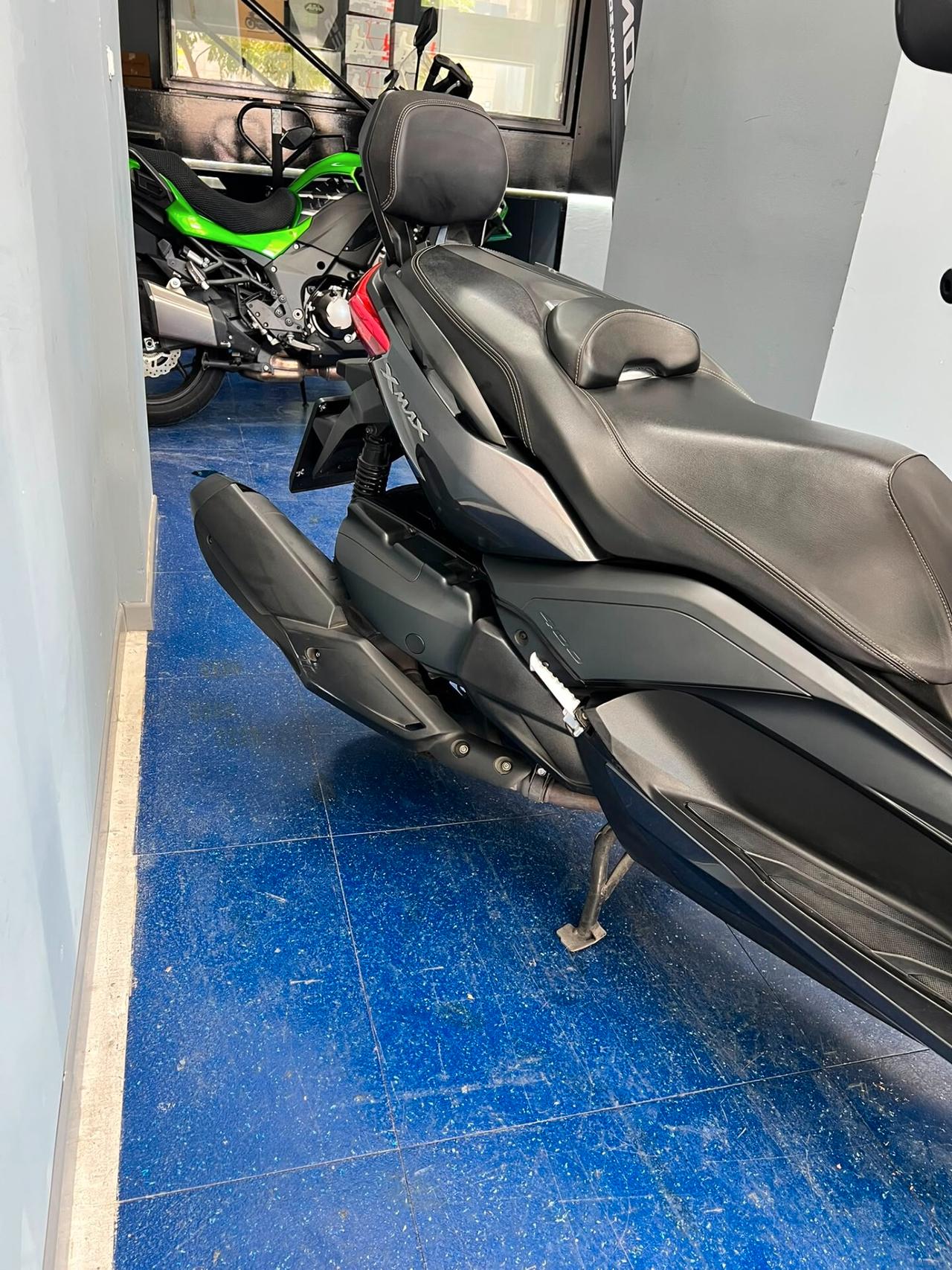 Yamaha X-Max 400