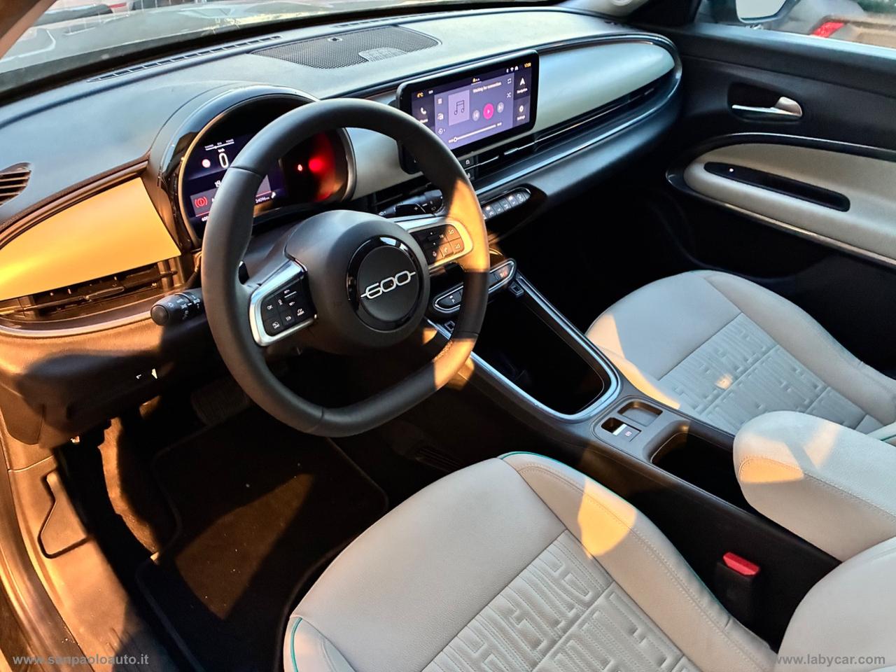 FIAT 600 Hybrid 110 CV DCT MHEV La Prima