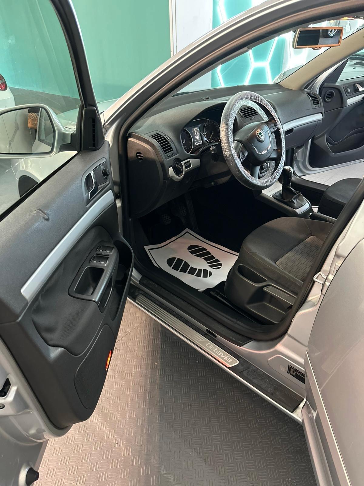 Skoda Octavia 1.6 TDI CR F.AP. Elegance