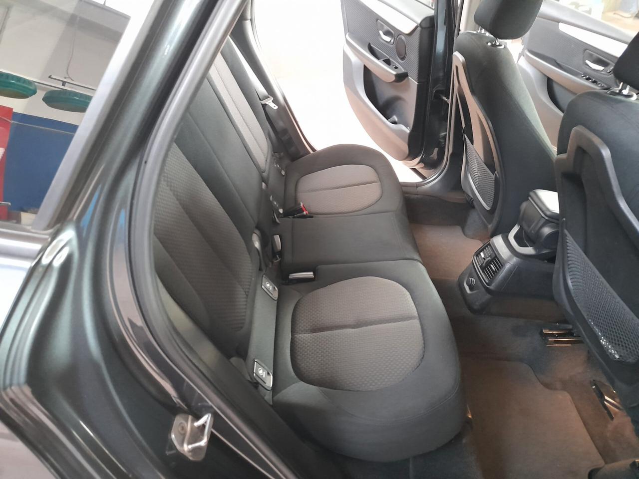 Bmw 2er Active Tourer 218d Advantage