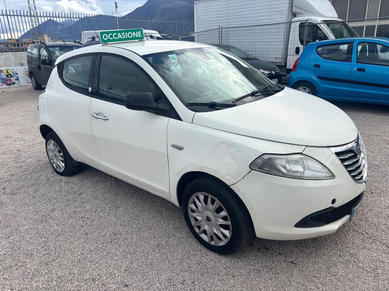 Lancia ypsilon