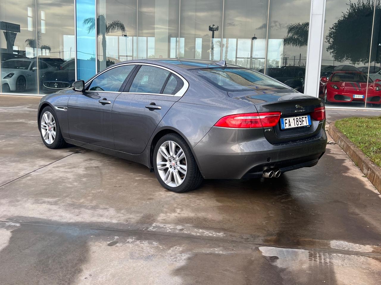 Jaguar XE 2.0 D Turbo 180CV aut. Prestige Business Edition