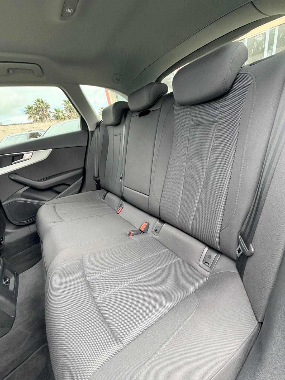 Audi A4 Avant 35 TDI 163cv S-tronic Sport Virtual/Matrix