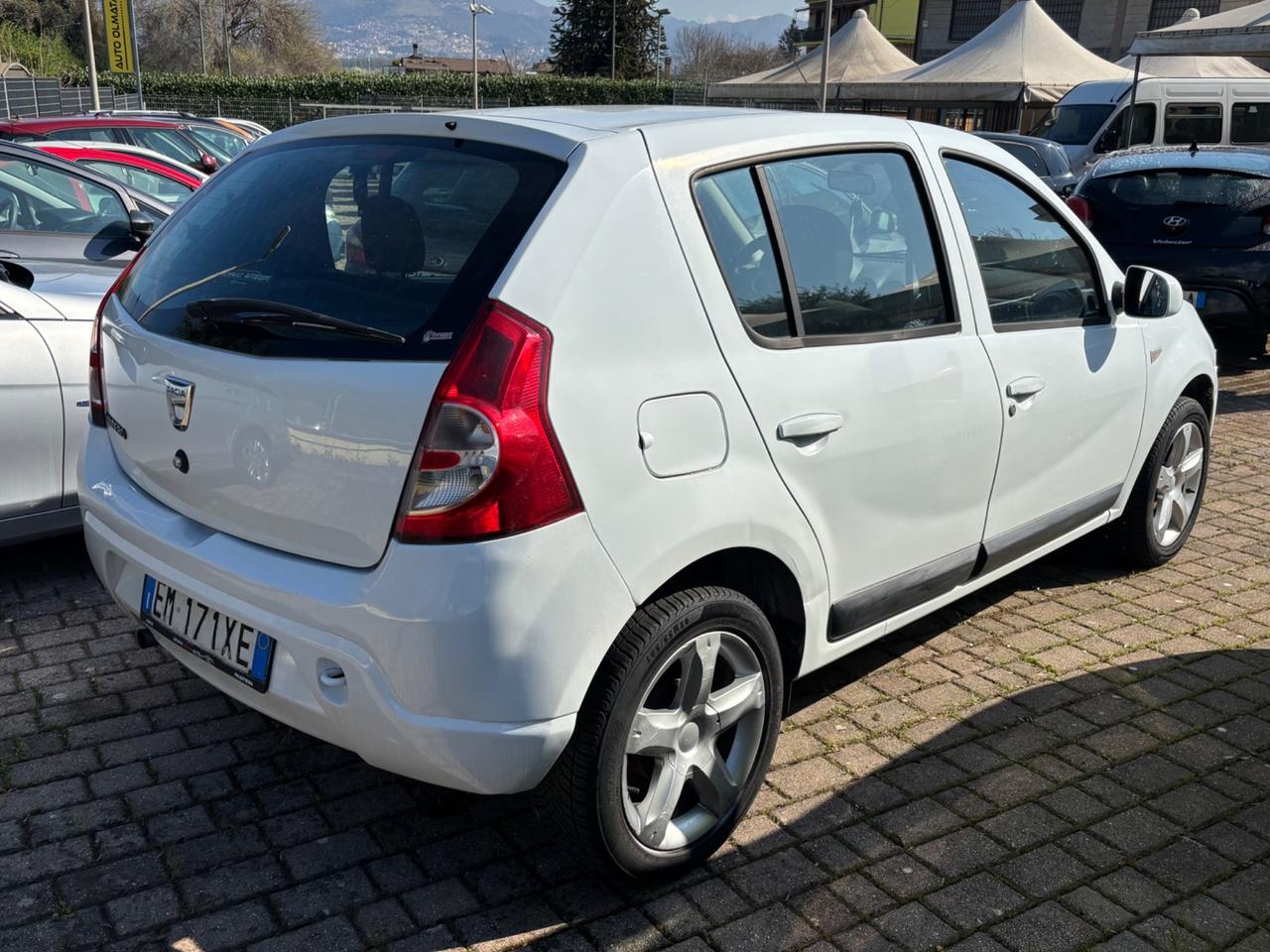 Dacia Sandero 1.2 16V GPL 75CV permute garanzia finanziamento