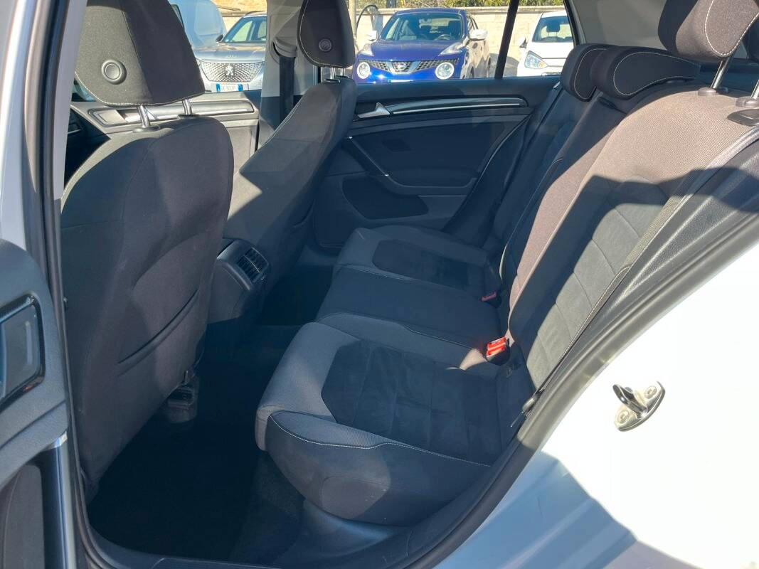 Volkswagen Golf 1.6 tdi Highline 5p