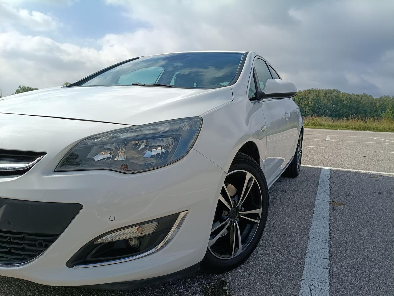 Opel Astra Cosmo 1.6 CDTI #50878
