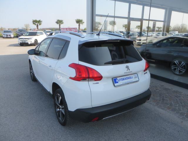 Peugeot 2008 ALLURE PureTech Turbo 110 mt 57000 KM