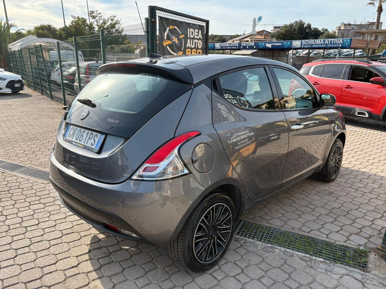 Lancia Ypsilon 1.0 FireFly 5 porte S&S Hybrid Silver PROMO FINANZIAMENTO