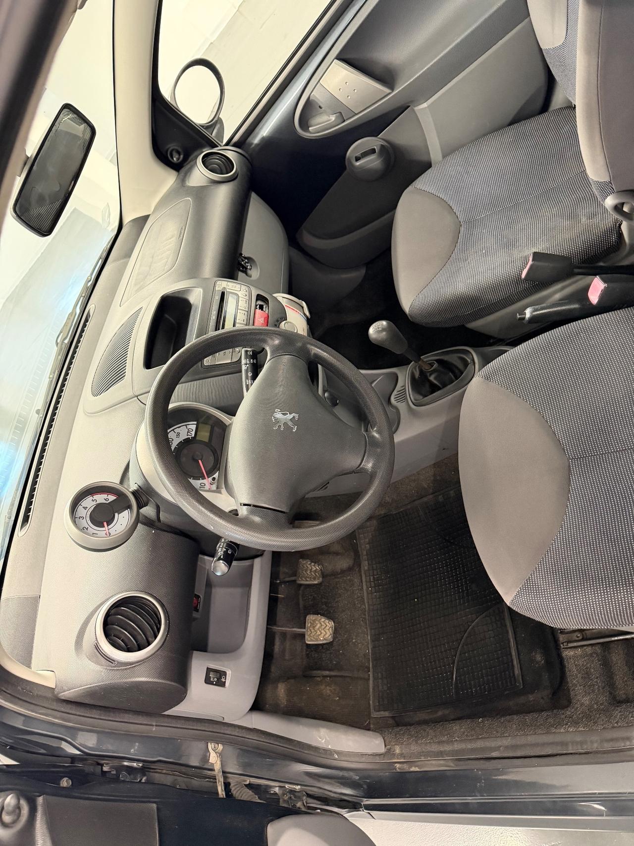 Peugeot 107 1.4 HDi 5p. Plaisir