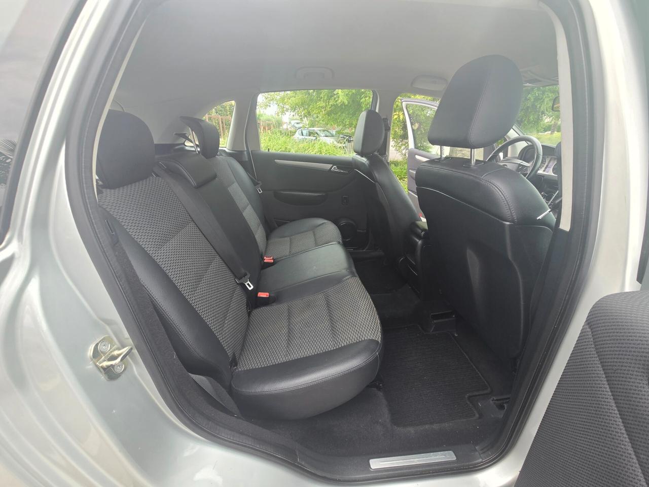 Mercedes-B 200 CDI 140cv 7Marce Sport Automatico