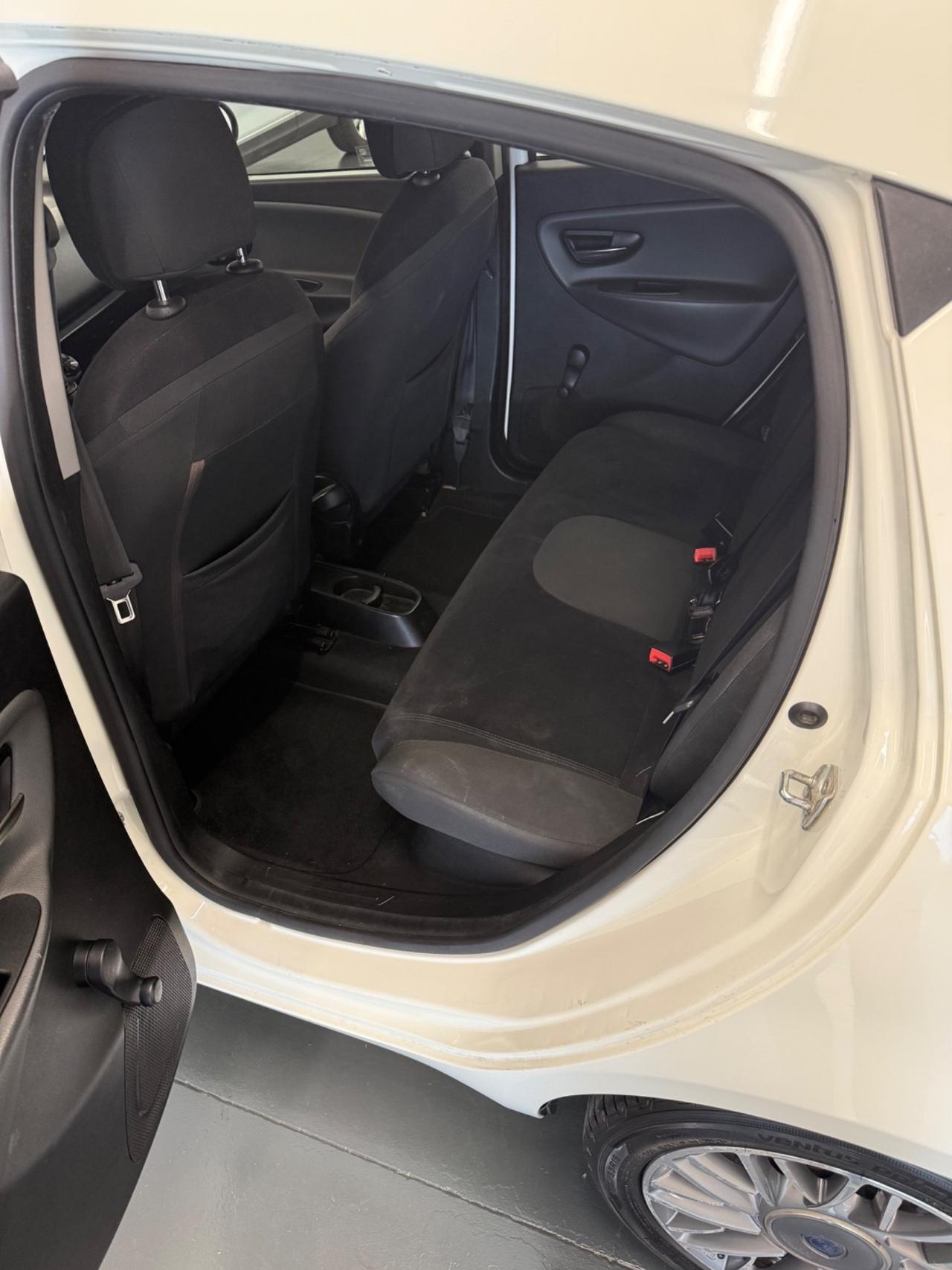 Lancia Ypsilon 1.2 69 CV 5 porte GPL Ecochic Platinum