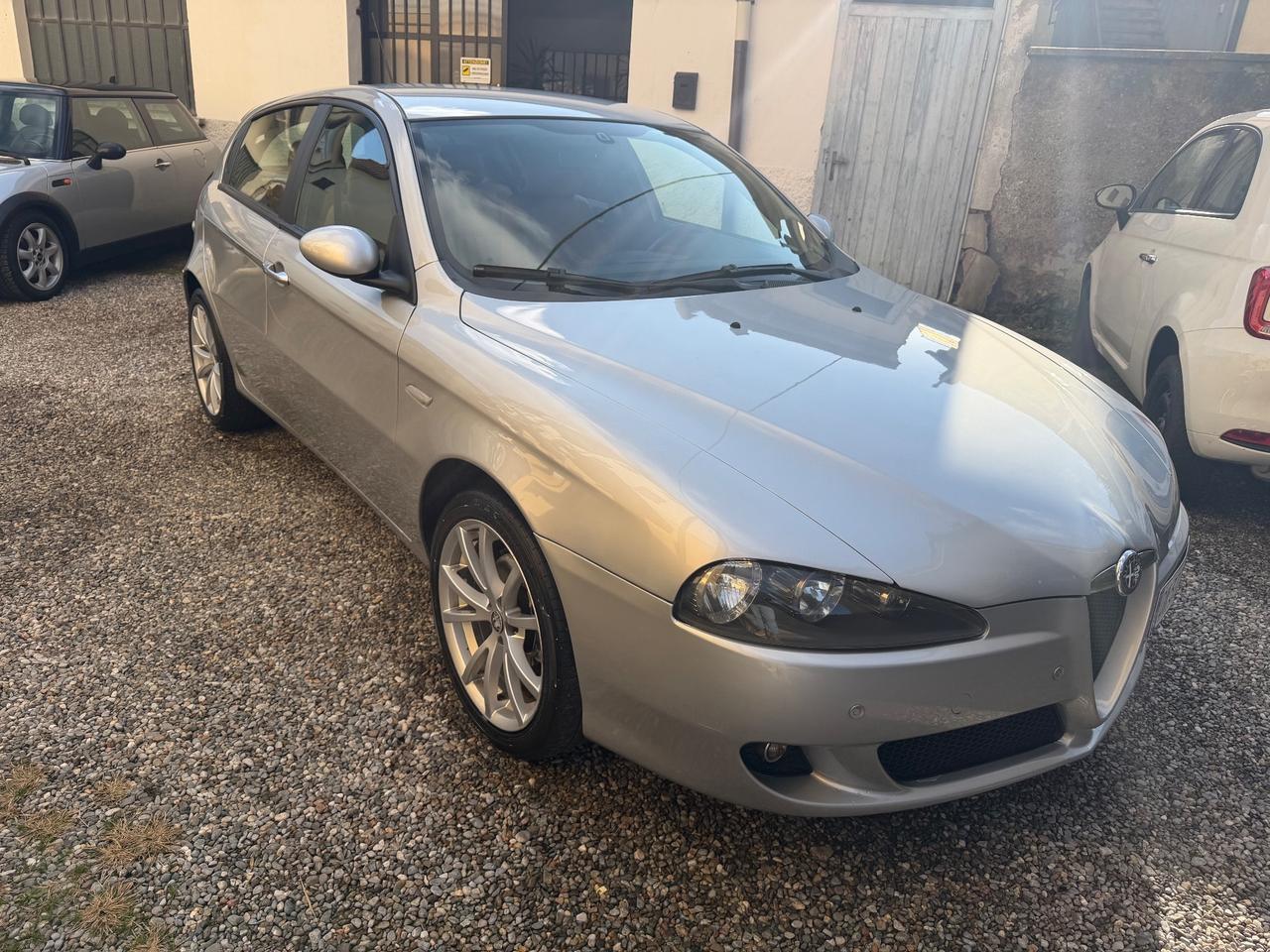 Alfa Romeo 147 1.9 JTD M-JET 16V 5 porte Black Line