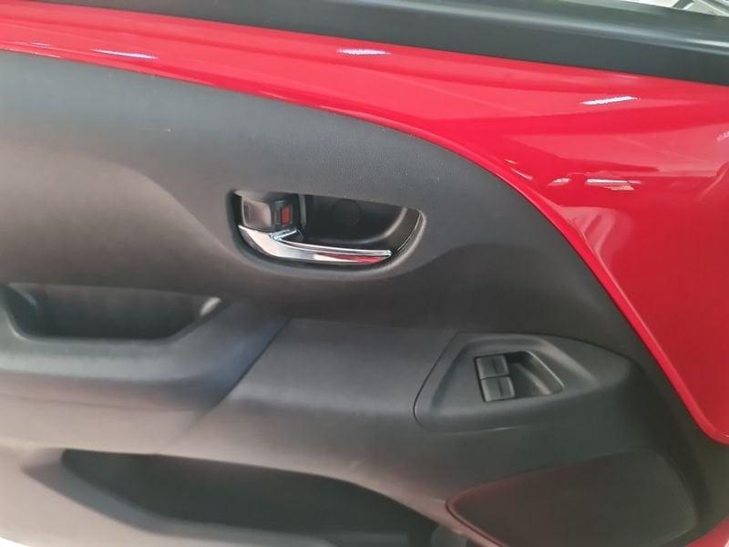 Toyota Aygo Connect 1.0 VVT-i 72 CV 5 porte x-play